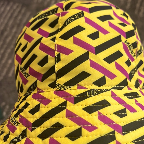 Versace La Greca Reversible Bucket Hat | BRAND NEW - Picture 7 of 9